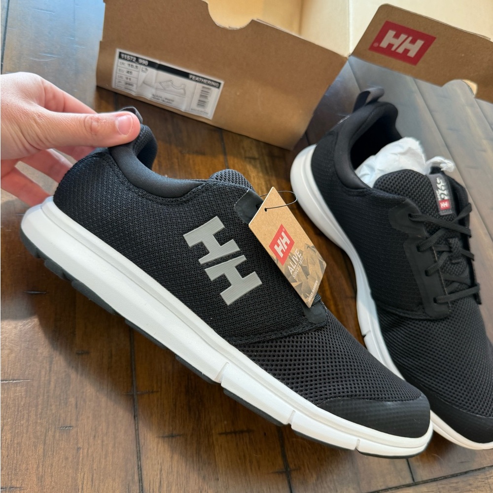Helly Hansen Sailing Black and White Shoes NWT